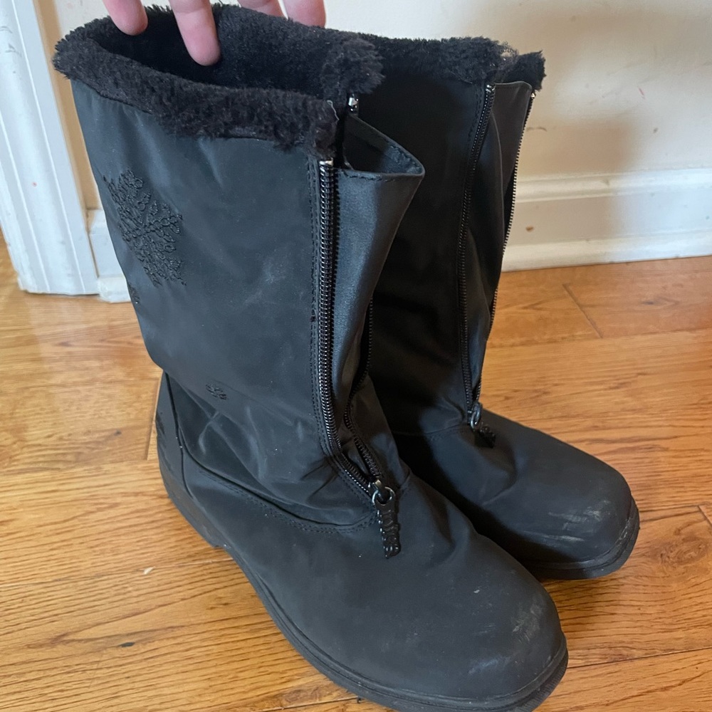 Women’s snow boots Totes size 8